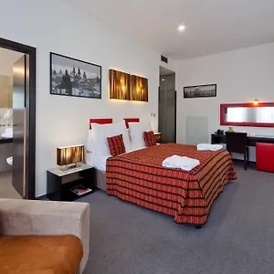 Prague Inn מלון