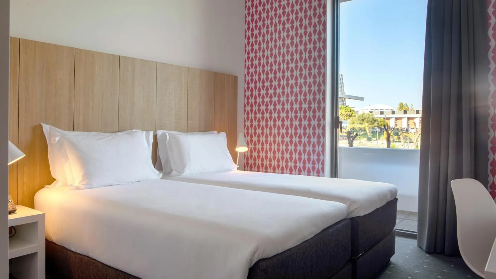 Stay Hotel Lisboa Aeroporto Portela  3*, Portela (Loures)